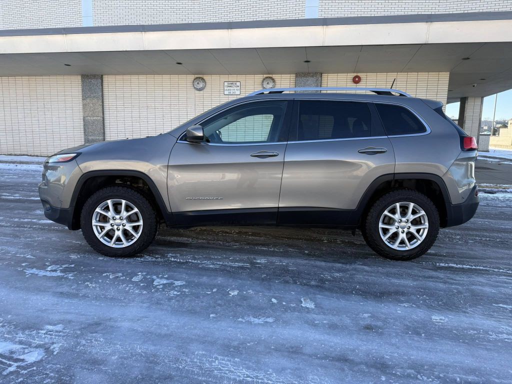 2017 Jeep Cherokee Image 3