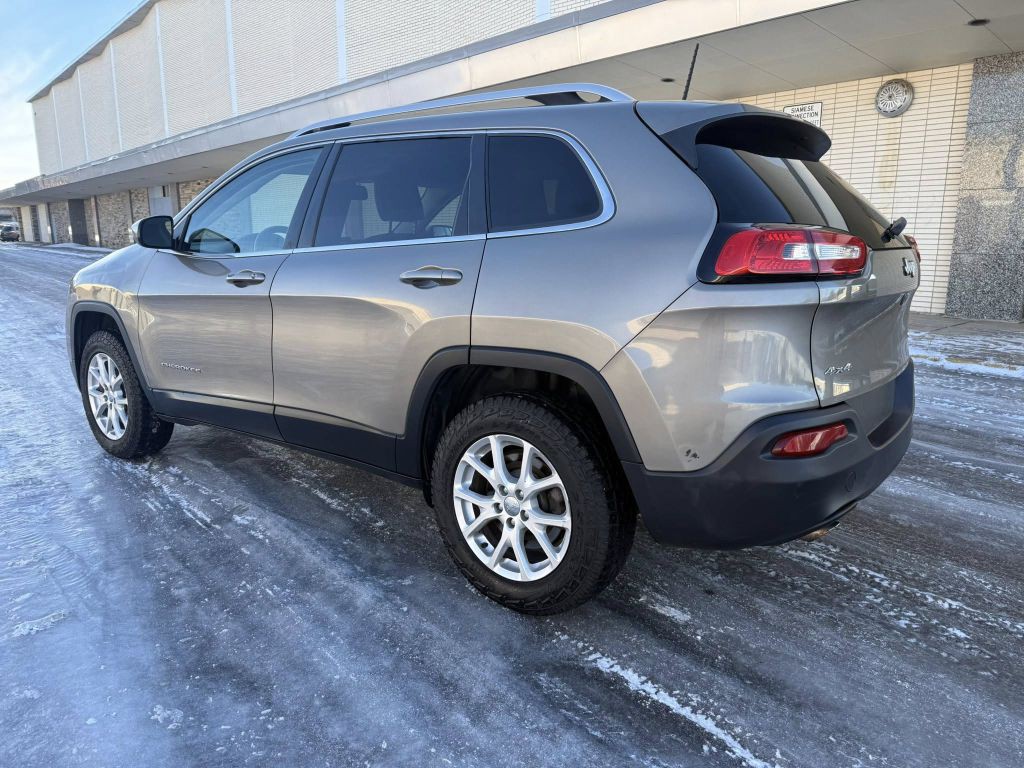 2017 Jeep Cherokee Image 4