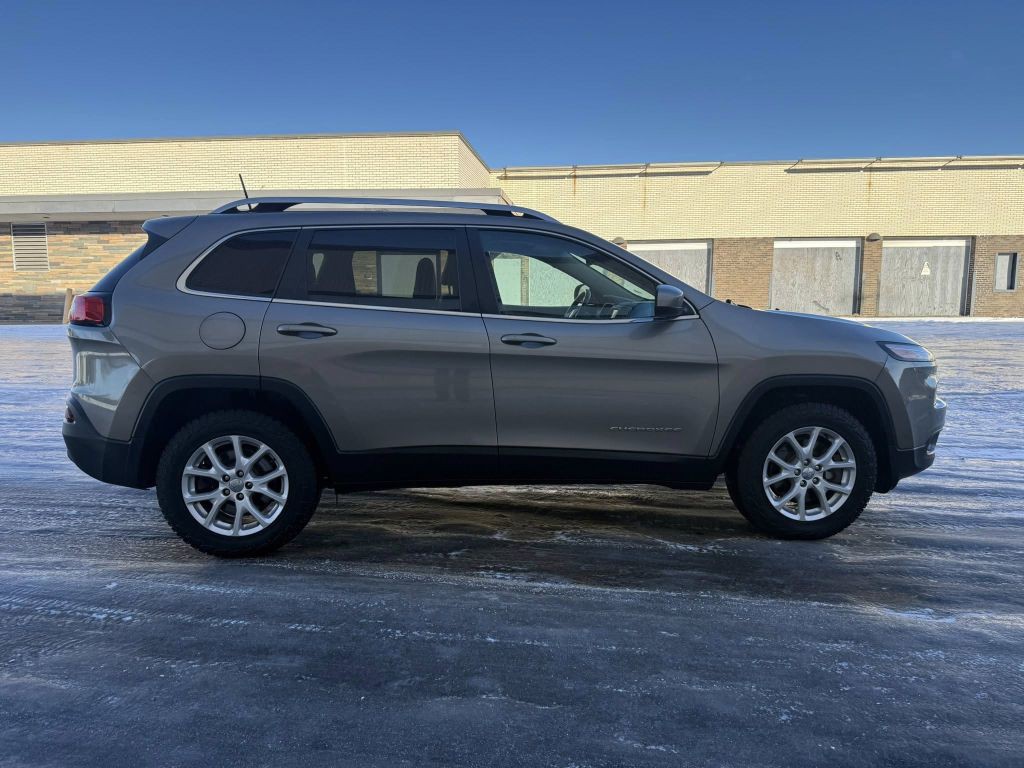 2017 Jeep Cherokee Image 6