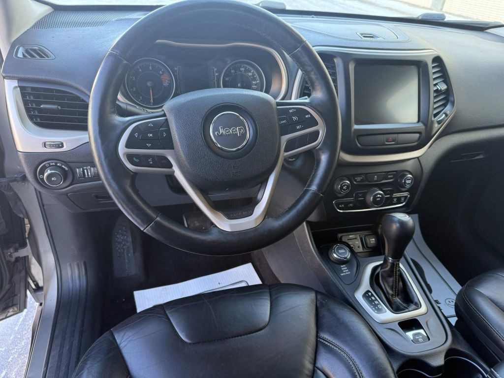 2017 Jeep Cherokee Image 8