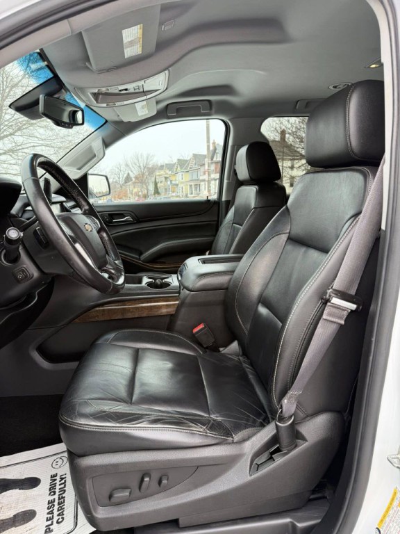 2016 Chevrolet Suburban Image 9