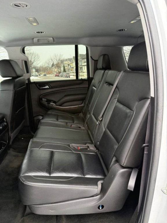 2016 Chevrolet Suburban Image 10