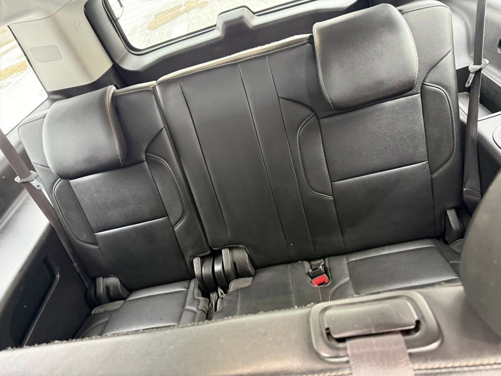 2016 Chevrolet Suburban Image 11