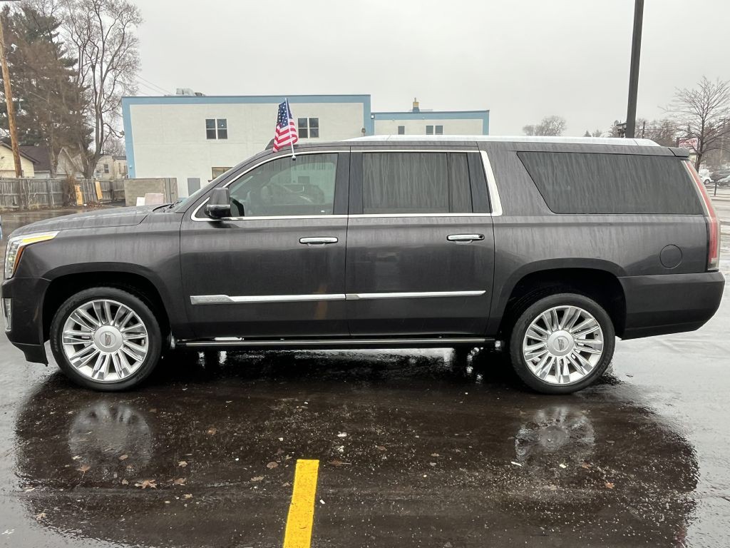 2015 Cadillac Escalade Image 4