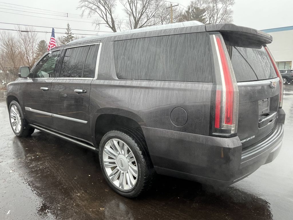2015 Cadillac Escalade Image 5