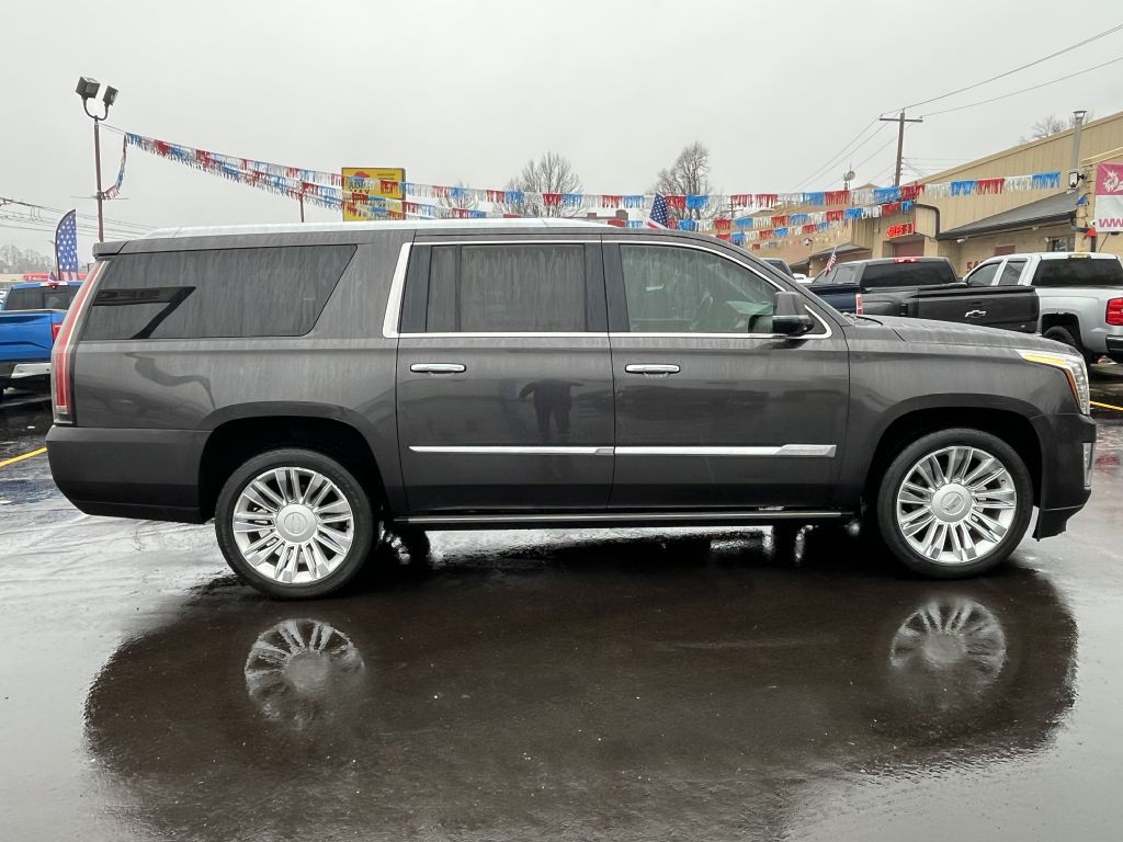 2015 Cadillac Escalade Image 8