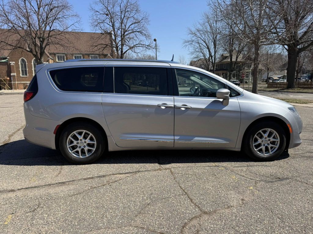 2020 Chrysler Pacifica Image 6