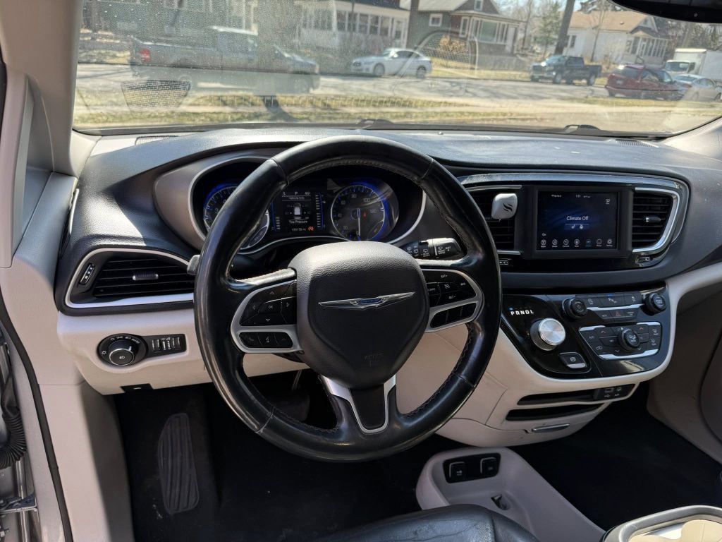 2020 Chrysler Pacifica Image 8