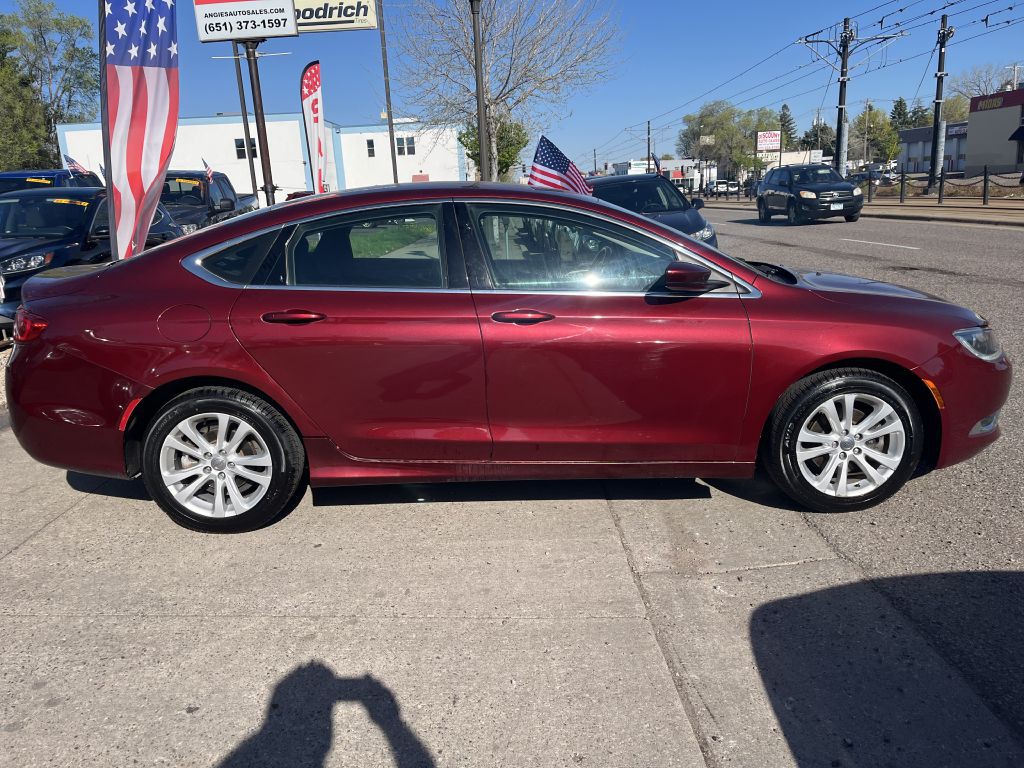 2016 Chrysler 200 Image 2