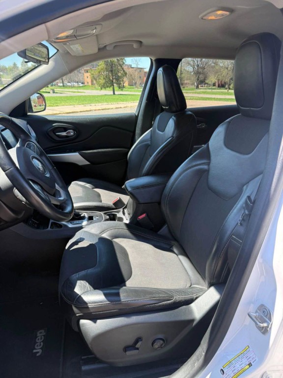 2018 Jeep Cherokee Image 9