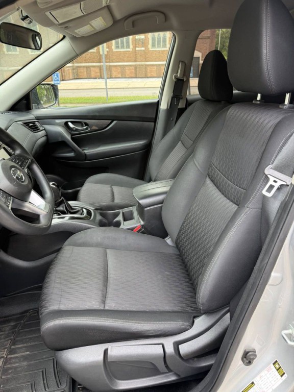 2018 Nissan Rogue Image 8