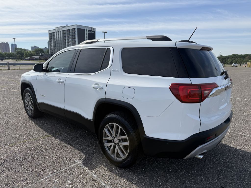 2017 GMC Acadia Image 3