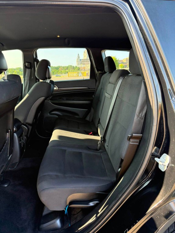 2017 Jeep Grand Cherokee Image 8