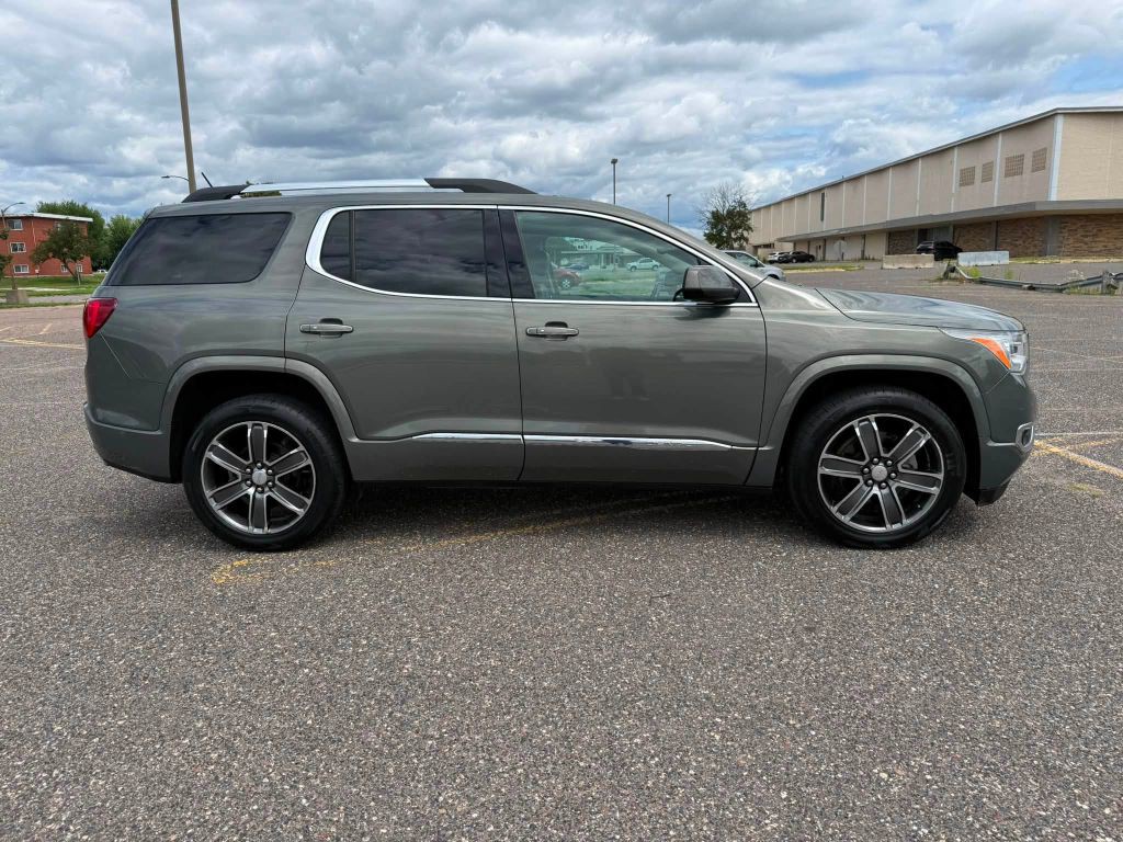 2018 GMC Acadia Image 3