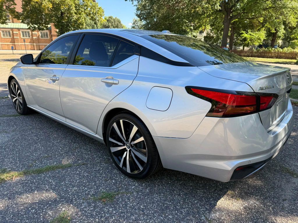 2020 Nissan Altima Image 4