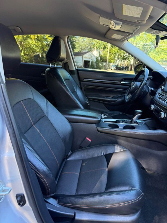 2020 Nissan Altima Image 9