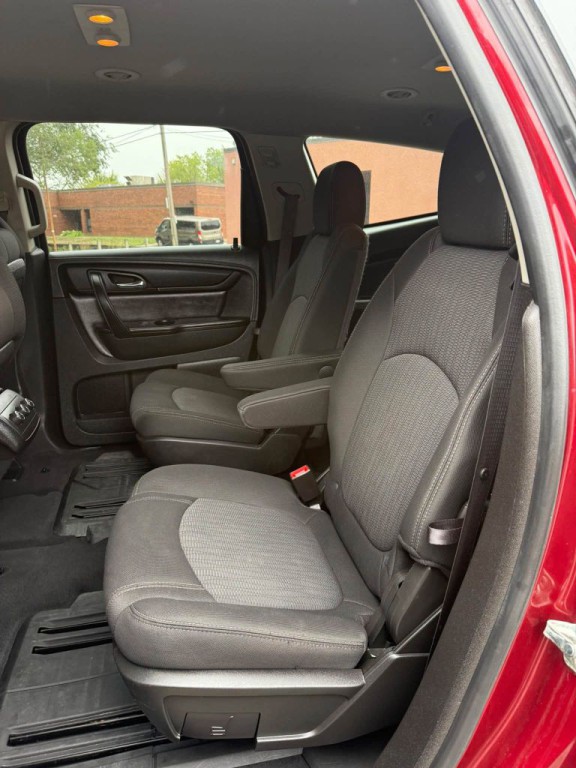 2015 Chevrolet Traverse Image 11