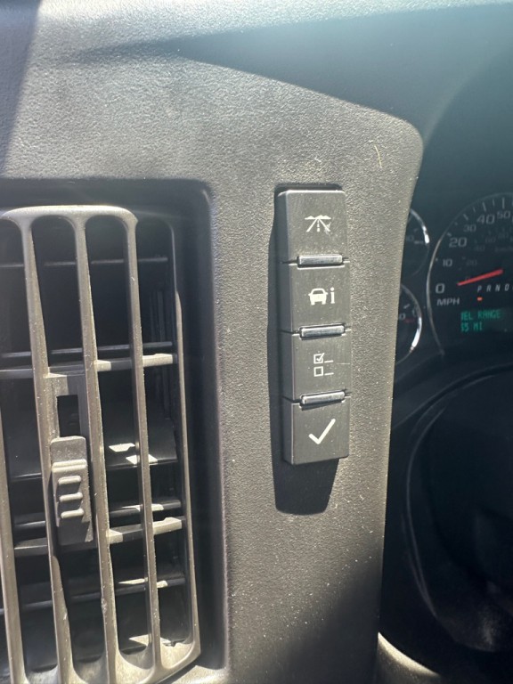 2015 Chevrolet Express Image 11