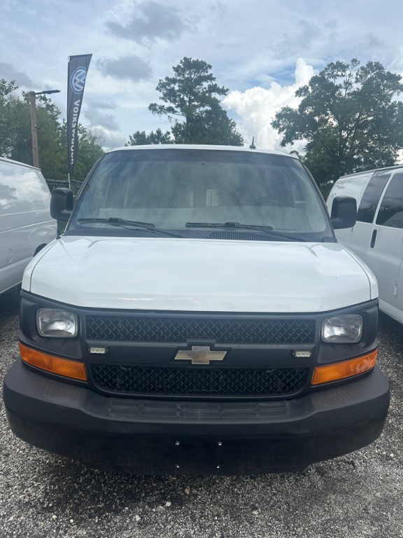 2015 Chevrolet Express Image 1