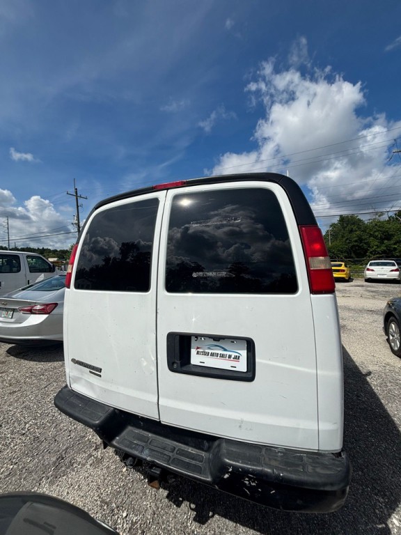 2014 Chevrolet Express Image 4