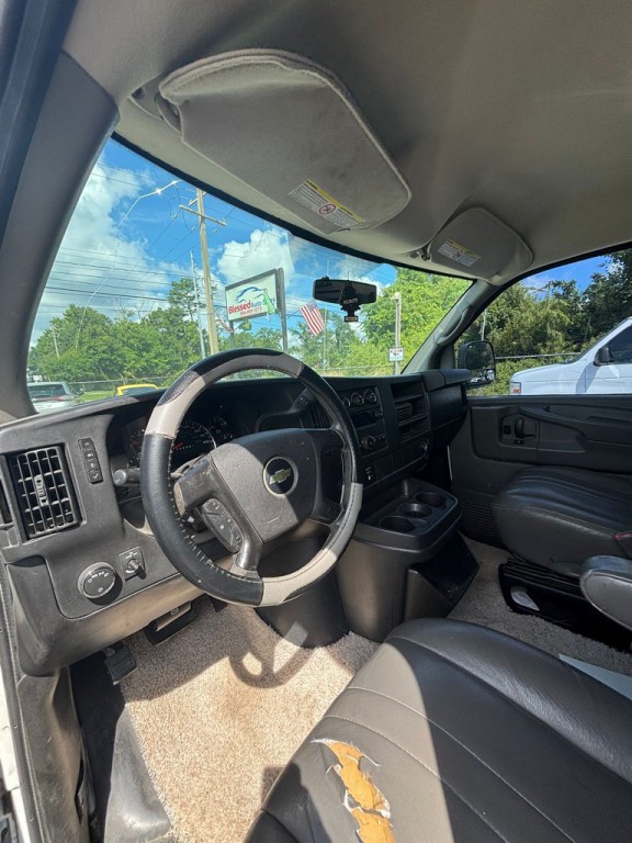 2014 Chevrolet Express Image 8