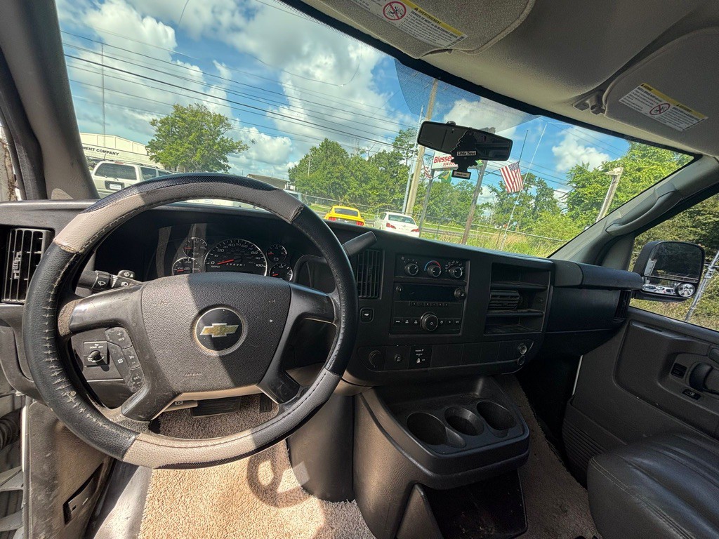 2014 Chevrolet Express Image 9