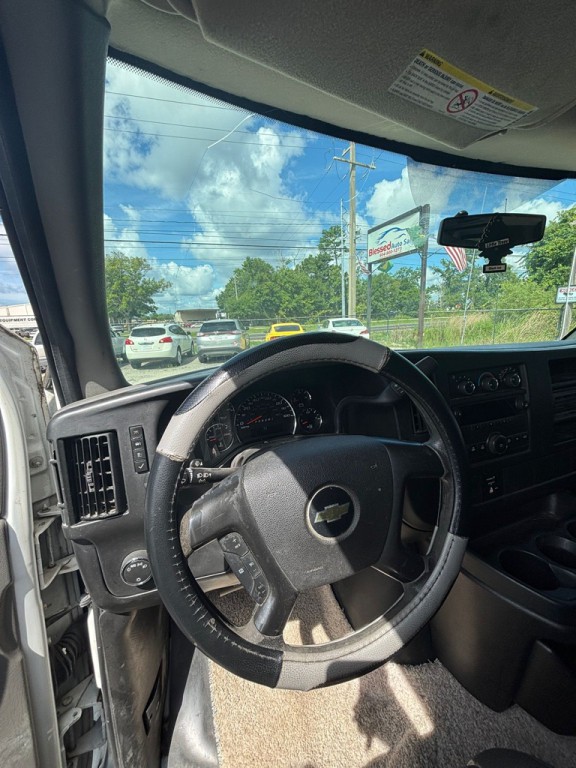 2014 Chevrolet Express Image 10