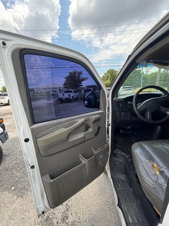 2007 Chevrolet Express Image 6