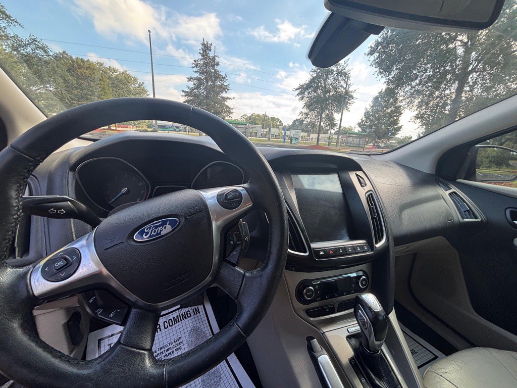 2012 Ford Focus Image 8