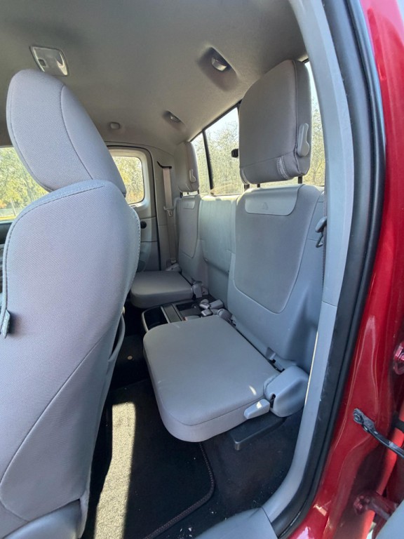 2013 Toyota Tacoma Image 9