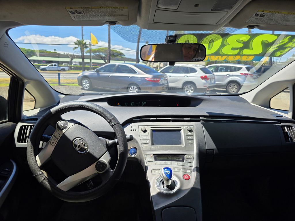 2013 Toyota Prius Image 4