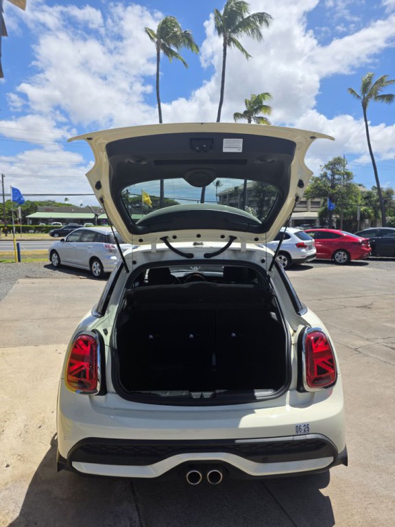 2022 MINI Cooper Image 5