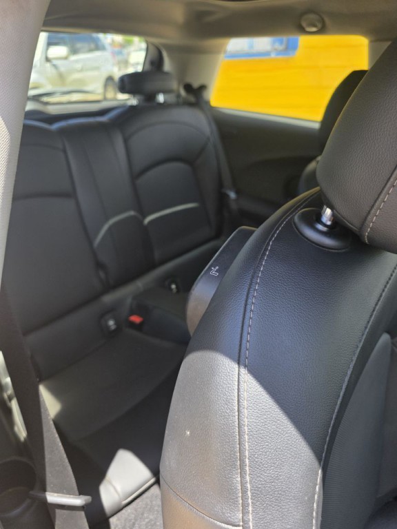 2015 MINI Cooper Image 3