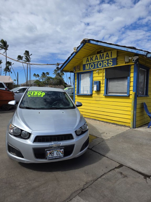 2016 Chevrolet Sonic Image 2