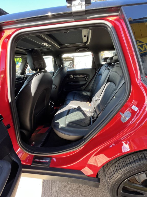 2017 MINI Cooper Image 7