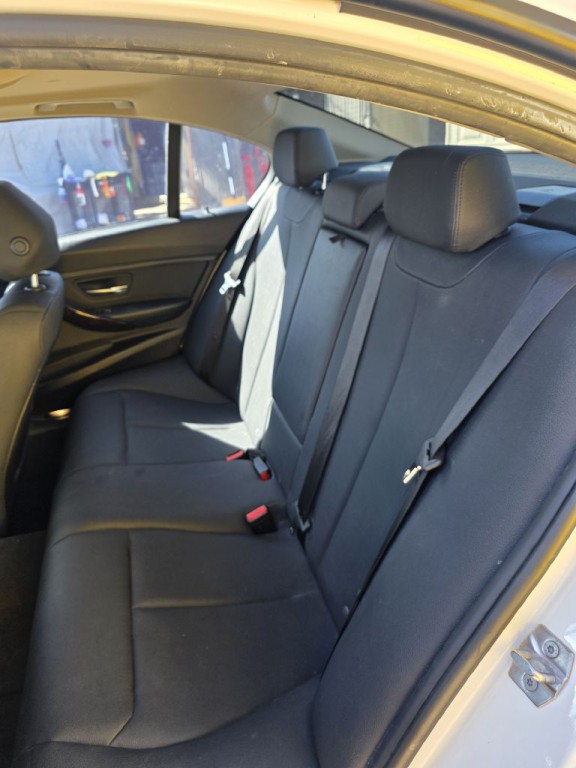2017 BMW 3 Series Image 6