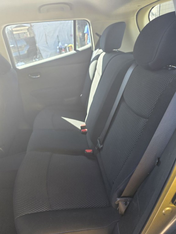 2017 Nissan Leaf Image 5