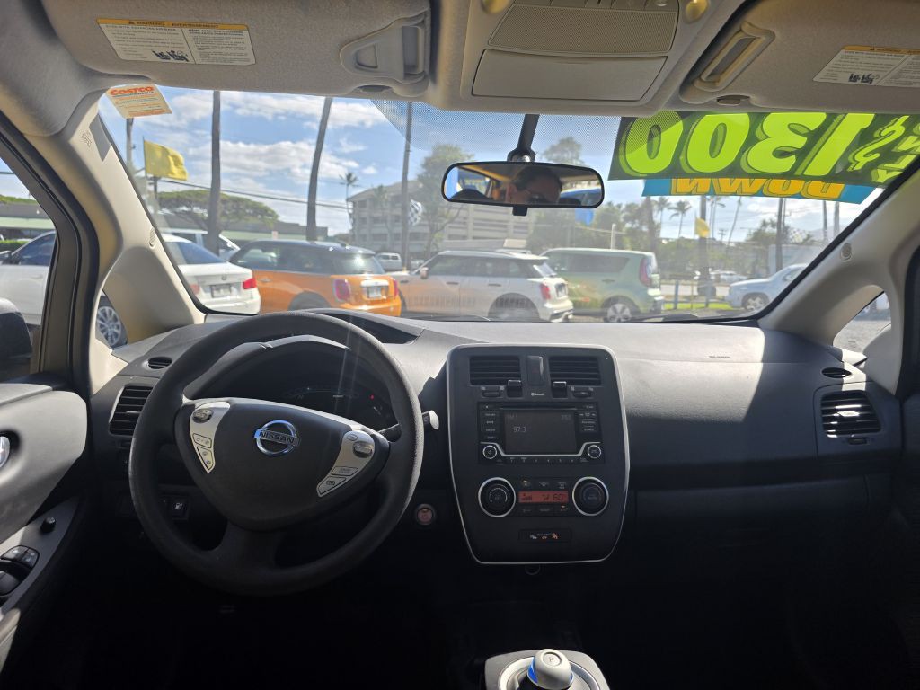 2017 Nissan Leaf Image 6
