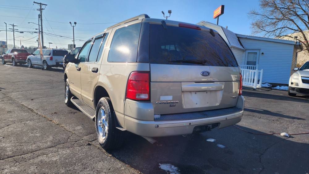 2005 Ford Explorer Image 4