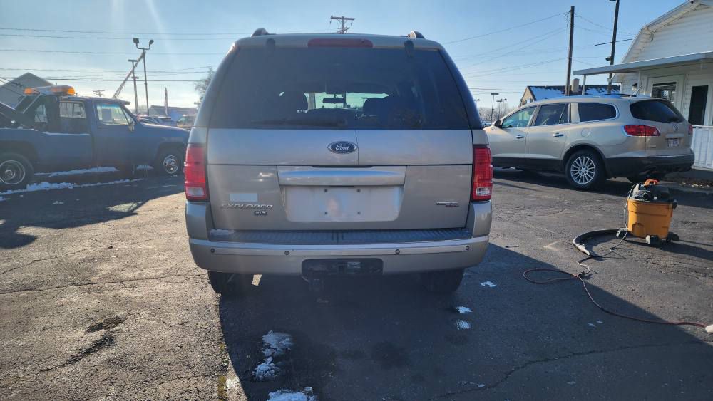 2005 Ford Explorer Image 5