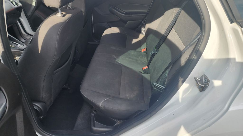 2016 Ford Focus Image 8