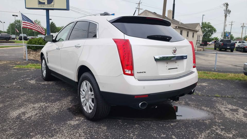 2010 Cadillac SRX Image 2