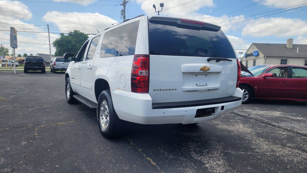 2013 Chevrolet Suburban Image 4
