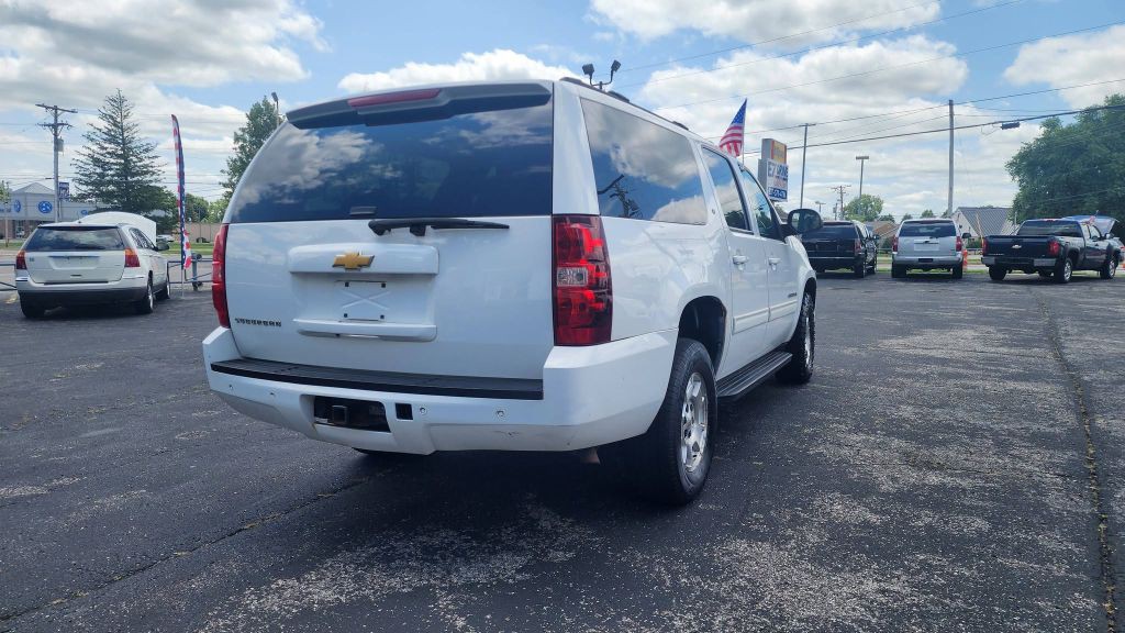 2013 Chevrolet Suburban Image 6