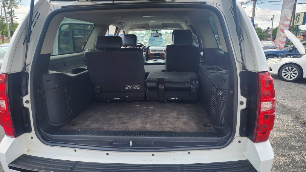 2013 Chevrolet Suburban Image 12