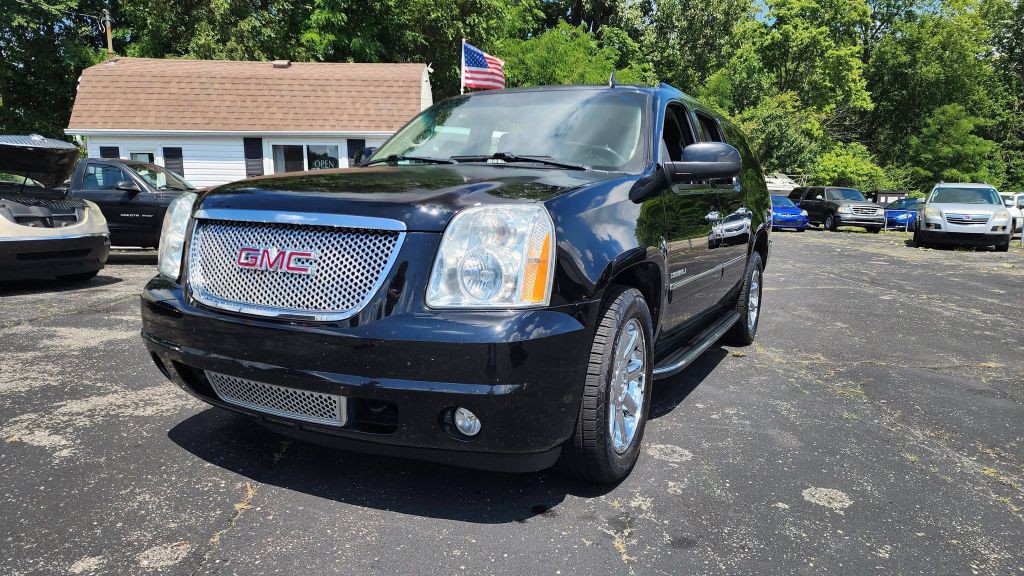 2013 GMC Yukon Image 2
