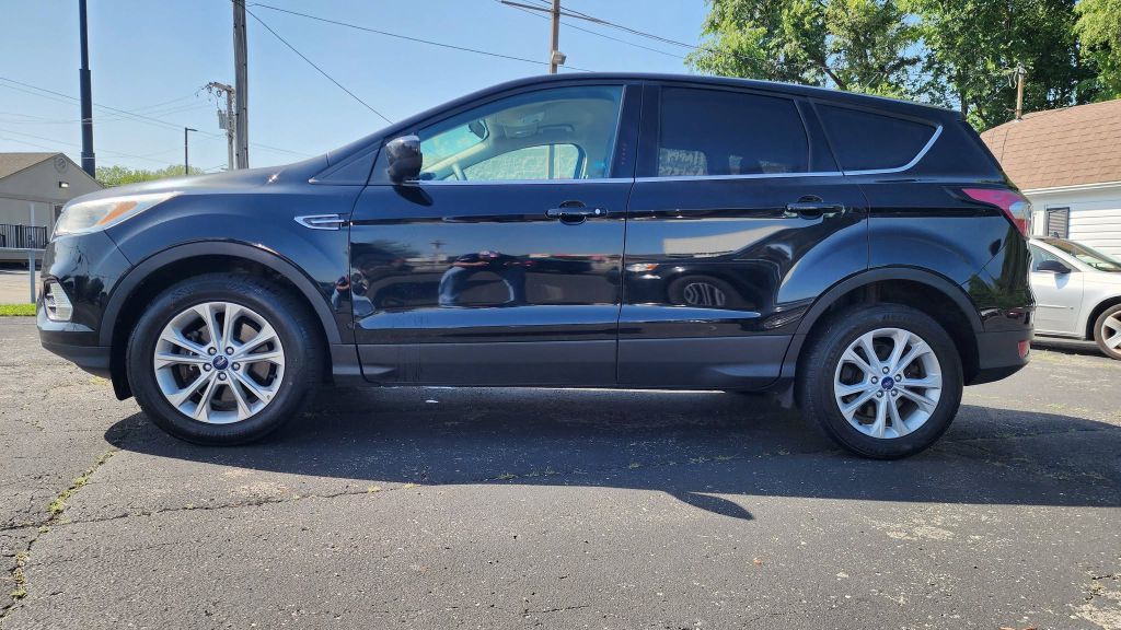 2017 Ford Escape Image 2