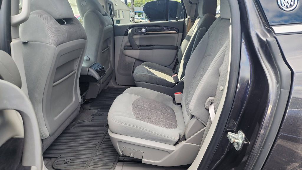 2017 Buick Enclave Image 10