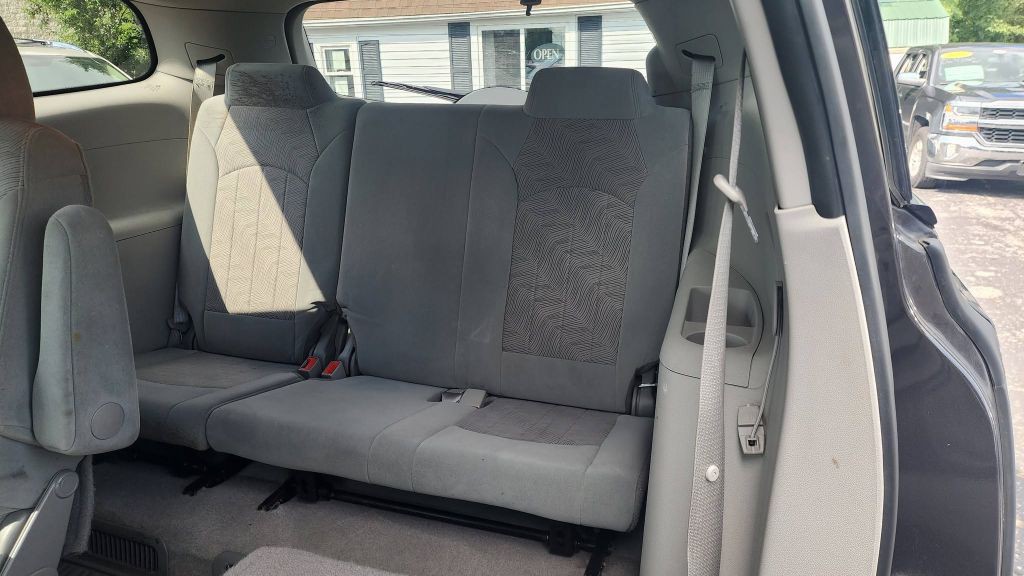 2017 Buick Enclave Image 11