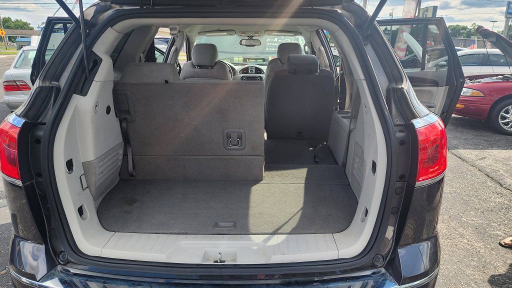 2017 Buick Enclave Image 12